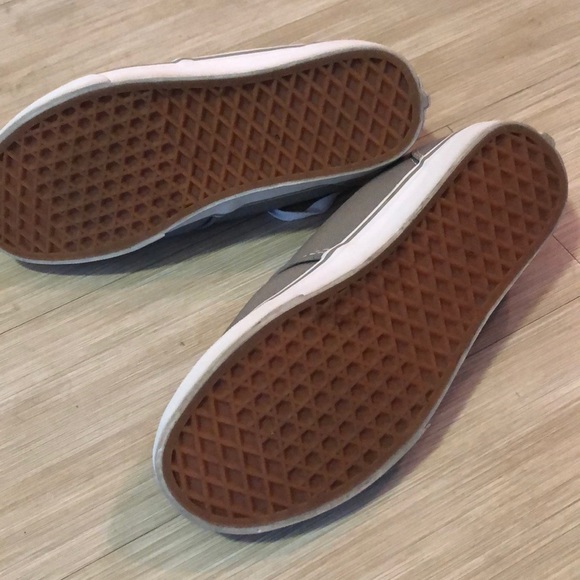 🔲 Vans Gray Fashion Sneaker - Picture 5 of 7